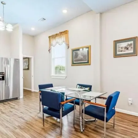 Penthouse On Claiborne Apartamento